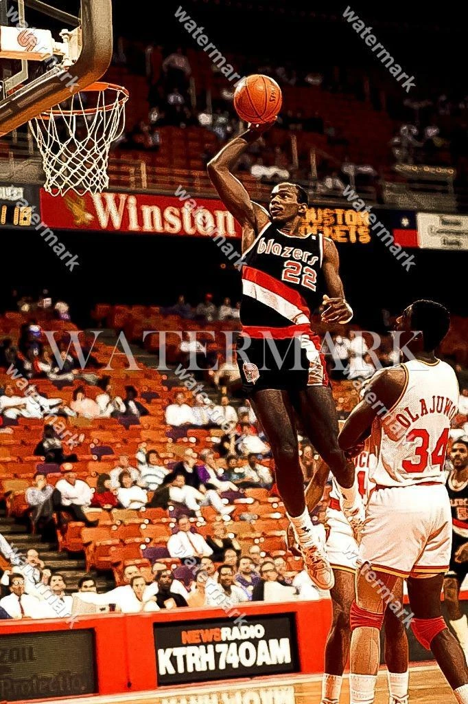 Clyde deals drexler dunk