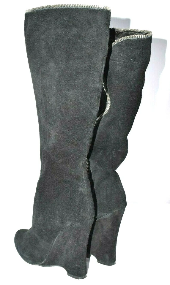 Botas para mujer MIA Eduina negras de gamuza debajo de la rodilla con cuña con cremallera talla 8,5 M Foto 3 de 4