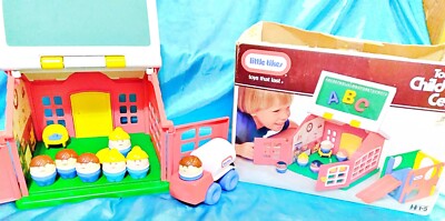 CHILD CARE CENTER - Little Tikes Toddle Tots School Play House & Accessories BOX
