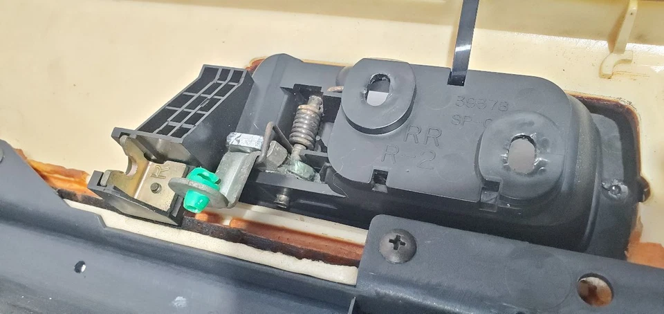 Acura Legend 1991 OEM sedán negro puerta trasera derecha panel moldura tiene daños Foto 4 de 4