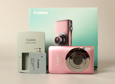 Canon PowerShot SD1300 IS / IXY 200F Pink 16.1MP Digital Camera