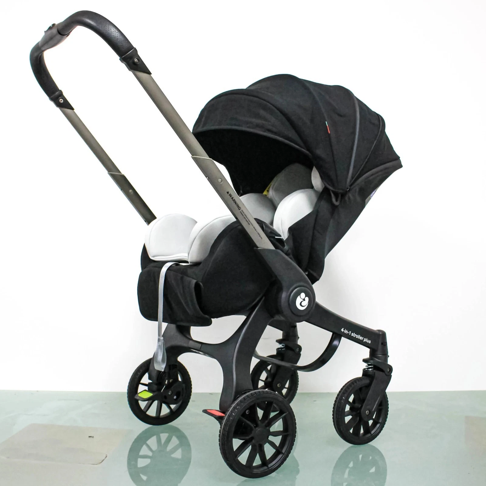 4-in-1 Combi Pushchair: Lightweight, Foldable & Reversible - Complete Set for Newborn
Opens in a new