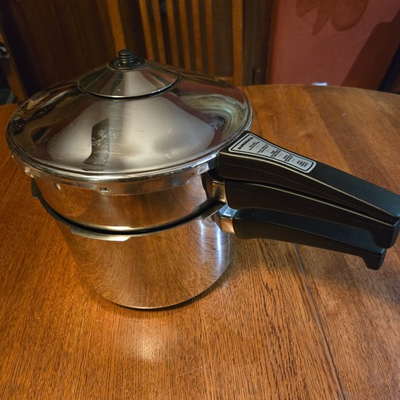 #ad Kuhn Rikon Duromatic Swiss 3342 5L Stainless Pressure Cooker AND FryPan 1588 SET $140.00