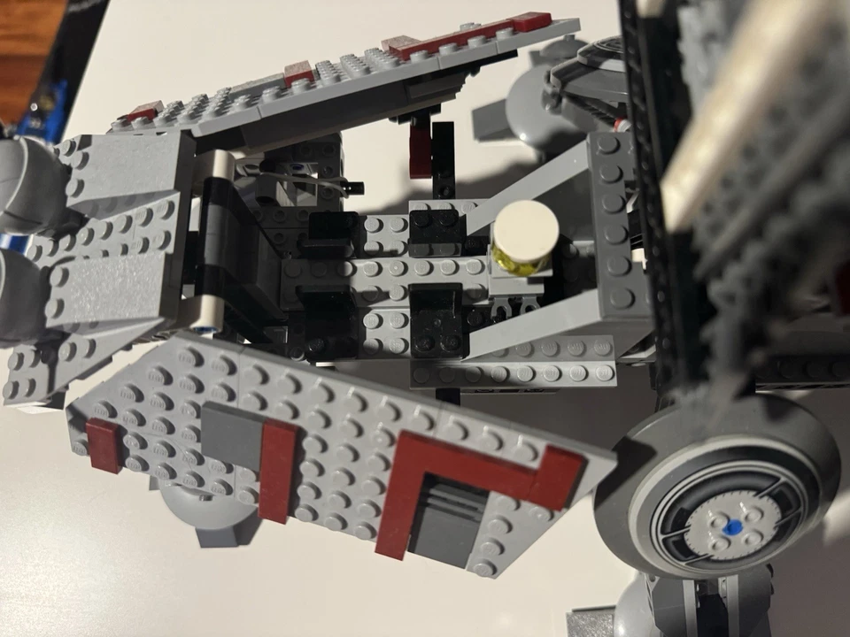 LEGO Star Wars: AT-TE Walker (7675) CAPITÁN REX  Foto 3 de 4