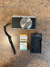 Fujifilm XF1 Compact Digital Camera X Series 12.0MP 4x - 2 Batteries  Charger 