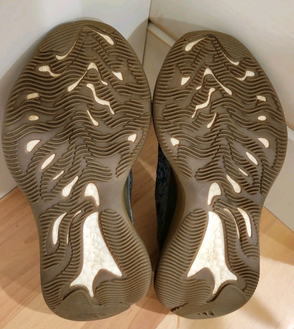 Adidas Yeezy Boost 380 Covellite Blue & Black Kanye West Men's Shoes Size 6 thumbnail 13