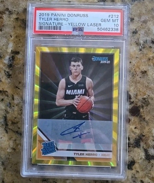 2019 Panini Donruss - Rated Rookie Tyler Herro #212 Yellow Laser /25 PSA 10 Auto