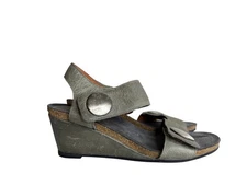 TAOS Carousel Wedge Sandals Suede Upper 40