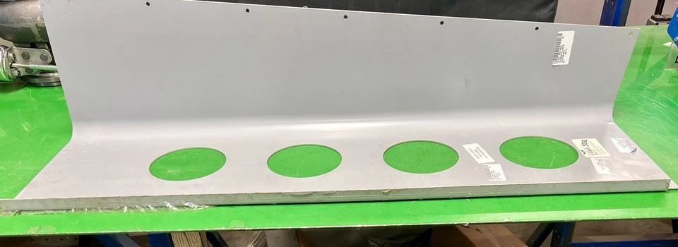 全新 FLYER BUS 零件 050116 PILLAR - ALUM RR R/H CORNER 🚍 免运费 🚍 — 第 3/4 张图片