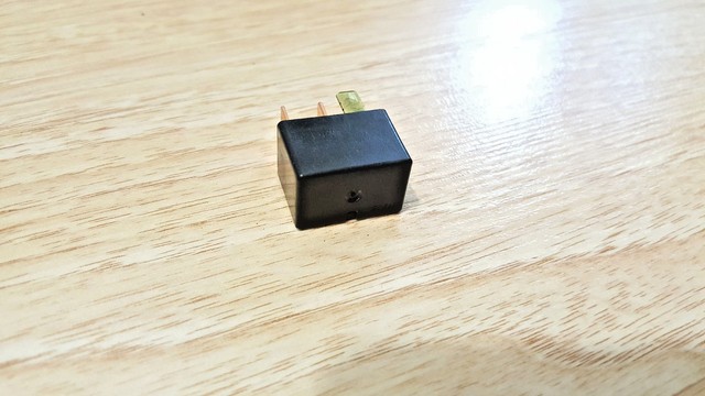 Mitsubishi mr588567 реле