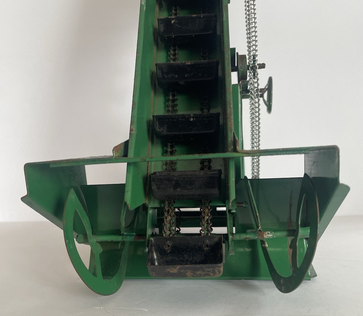 VINTAGE DOEPKE MODEL TOYS BARBER GREEN BUCKET LOADER