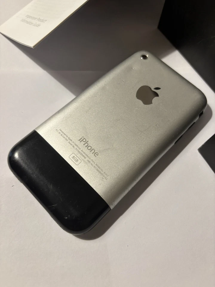 iPhone 2g 8g Perfettamente Funzionante Codice Imei Combacia Box iPhone E Scatola - Immagine 3 di 4