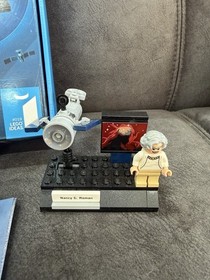 LEGO Women of NASA 21312 w/ Box Manual & 4 Minifigures LEGO Ideas Set
