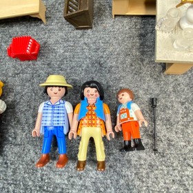 Playmobil 5422 Country Lodge Chalet 2013 Near Complete Figures Animals Retired