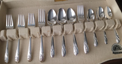 Holmes & Edwards Inlaid Silver Plate ROMANCE IS 39 Pieces, Post