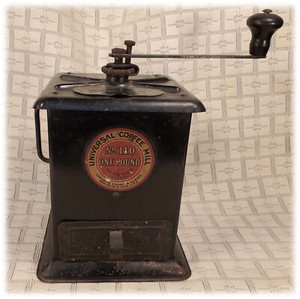 Early 1900s Landers, Frary & Clark - Universal 110 One Pound Vintage Coffee Mill