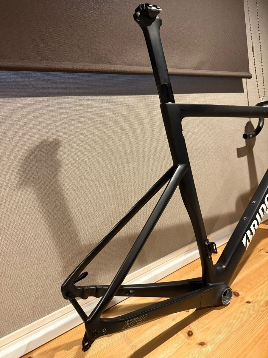 BRIDGESTONE Anchor RP9 Frame Set Size 530 with Roval Rapide