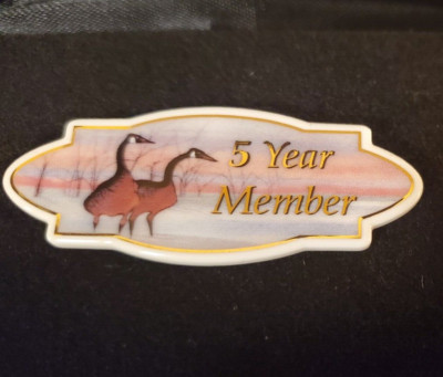P. Buckley Moss Society 5 YEAR MEMBER Pin / Brooch / Pendant 2002 w/ case