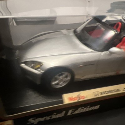Silver Honda S2000 1:18 Scale Diecast Model Car by Maisto Special