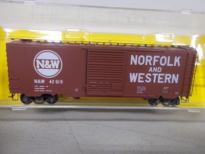 KADEE # 5241 ~ NORFOLK & WESTERN 40' PS-1 BOX CAR # 42619 ~HO SCALE