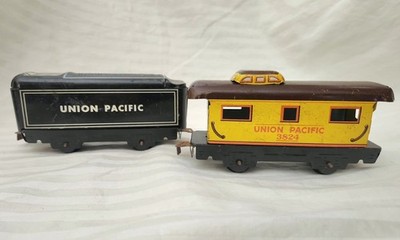 2 Vintage MARX UNION PACIFIC Caboose No. 3825 And Coal Car 551 Tin Train Cars