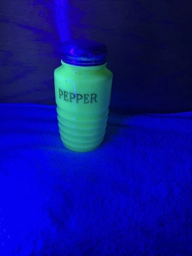 Vintage Jeanette Glass Uranium Jadite/ Jadeite Ribbed Pepper Shaker
