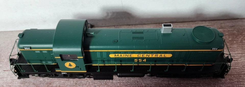 Maine Central RR ALCO RS-2 Diesel #554 Life Like Proto 35105 DCC Ready Plug - Image 3 of 4