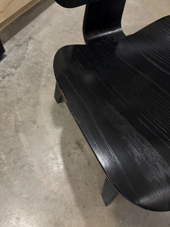 Cadeiras lounge de madeira compensada moldada Eames base (LCW) - Preto - Imagem 4 de 4