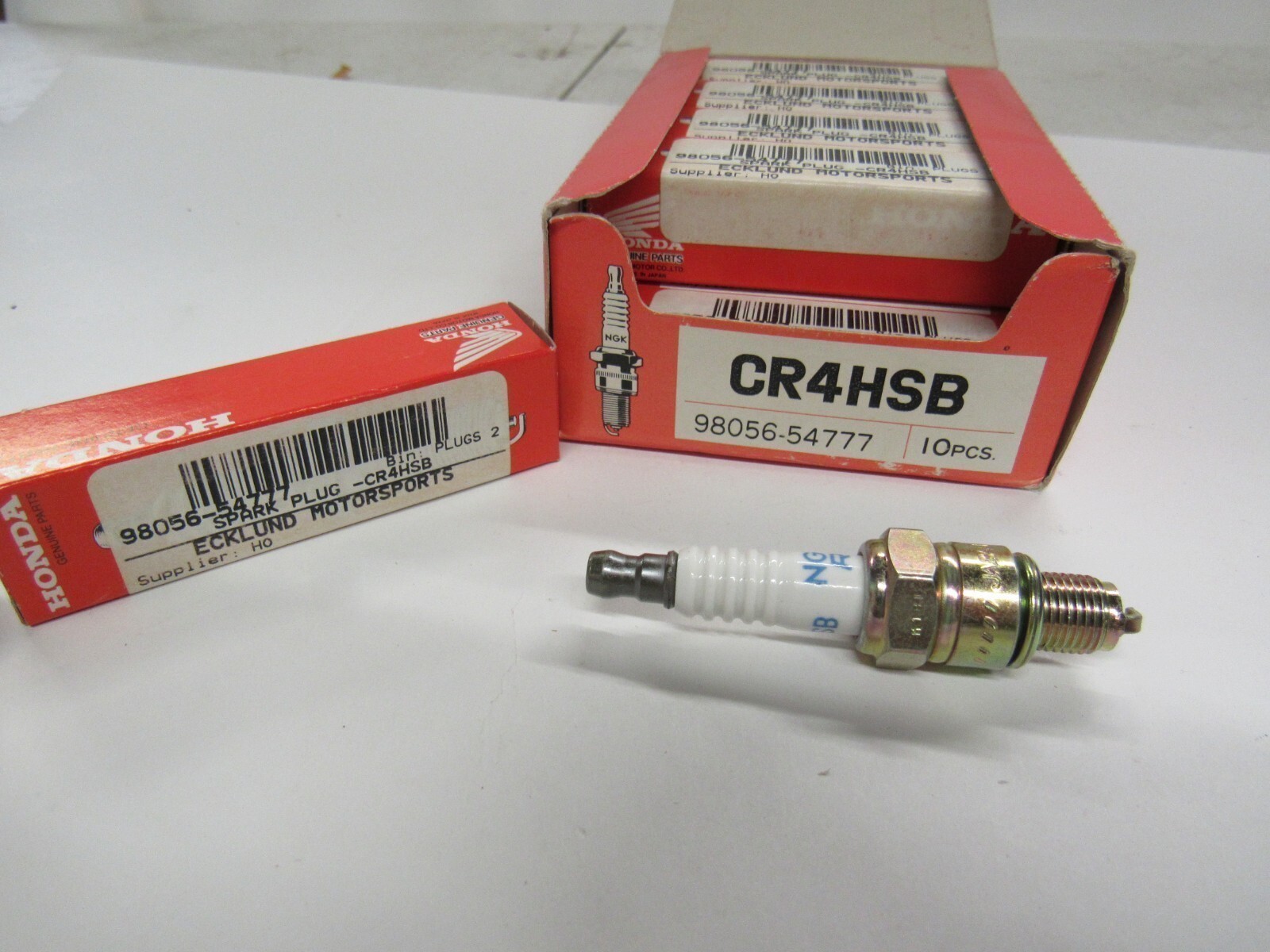 98056-54777 Honda Marine NGK CR4HSB Spark Plug for BF2D and BF2.3D