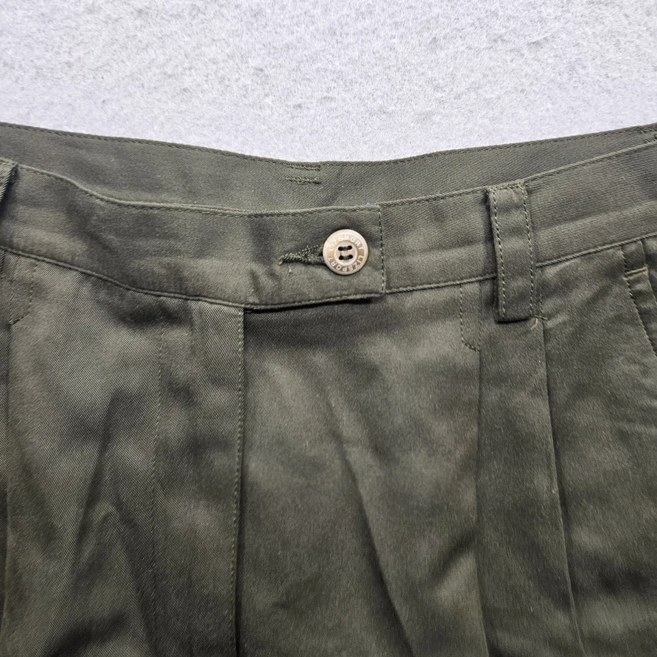Pantalones cortos plisados verde militar Liz Claiborne para mujer 10 Foto 3 de 4