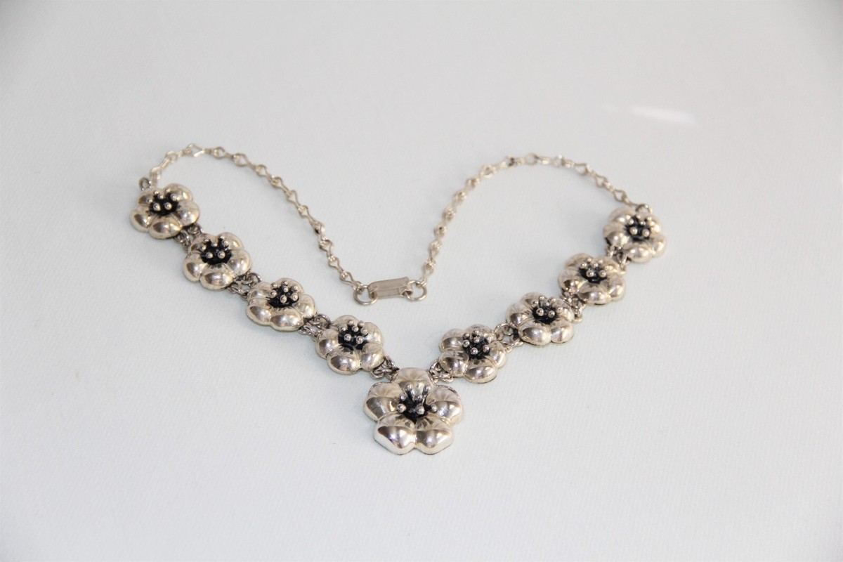 Sterling Silver Flower Link Necklace. Gorgeous Large 3