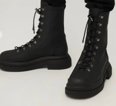 Women's Stuart Rockie Sportlift Boot in Black