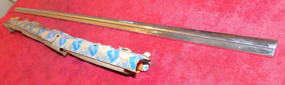 1965 Ford Galaxie 500 4-Door Country Sedan NOS FRONT DOOR OUTSIDE TRIM MOULDING - Image 4 of 4