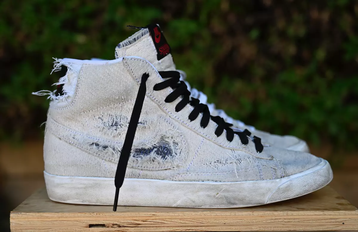 Stranger things top nike ebay