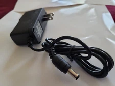 1pc - 9Volt DC Power Supply AC/DC Adapter, 100-240V 50/60Hz 9 Volts 1Amp