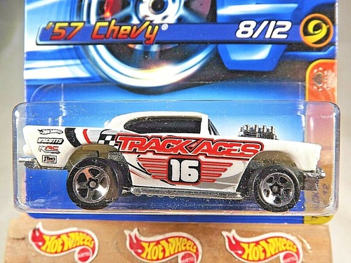 2006 Hot Wheels #118 Track Aces 8/12 '57 CHEVY White w/Chrome 5 Spokes Variation - Picture 2 of 5