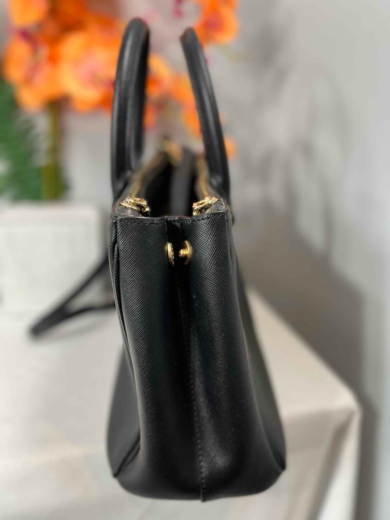 PRADA バック PRADA Black Saffiano Lux Galleria Leather Medium Double Zip