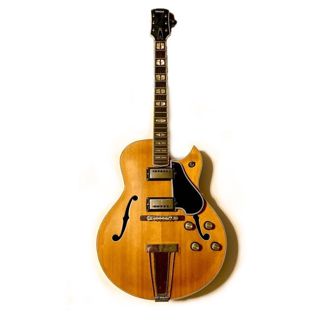 Yamaha AE-11 Hollow Body Electric Guitar - 1967-1971 Vintage Yamaha AE-11 Hollow Body Electric Guitar - 1967-1971 Vintage