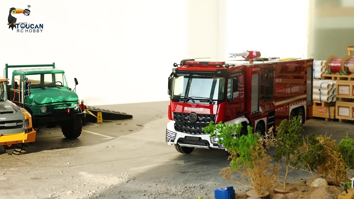 8x4 1/14 RC Fire Fighting Truck Fire Sprinkler Model W/ Sound