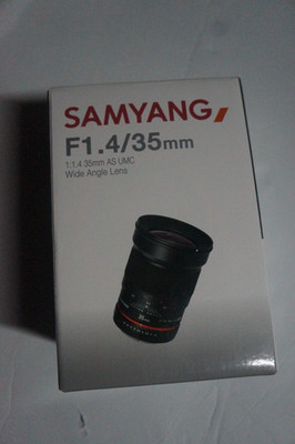 Mint Samyang 35mm f/1.4 AS UMC Wide Angle Lens for Sony E Mount SY35M-E