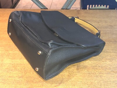 Accessorize London Damen Handtasche schwarz Innentasche mit Reißverschluss umklappbar mit Clip