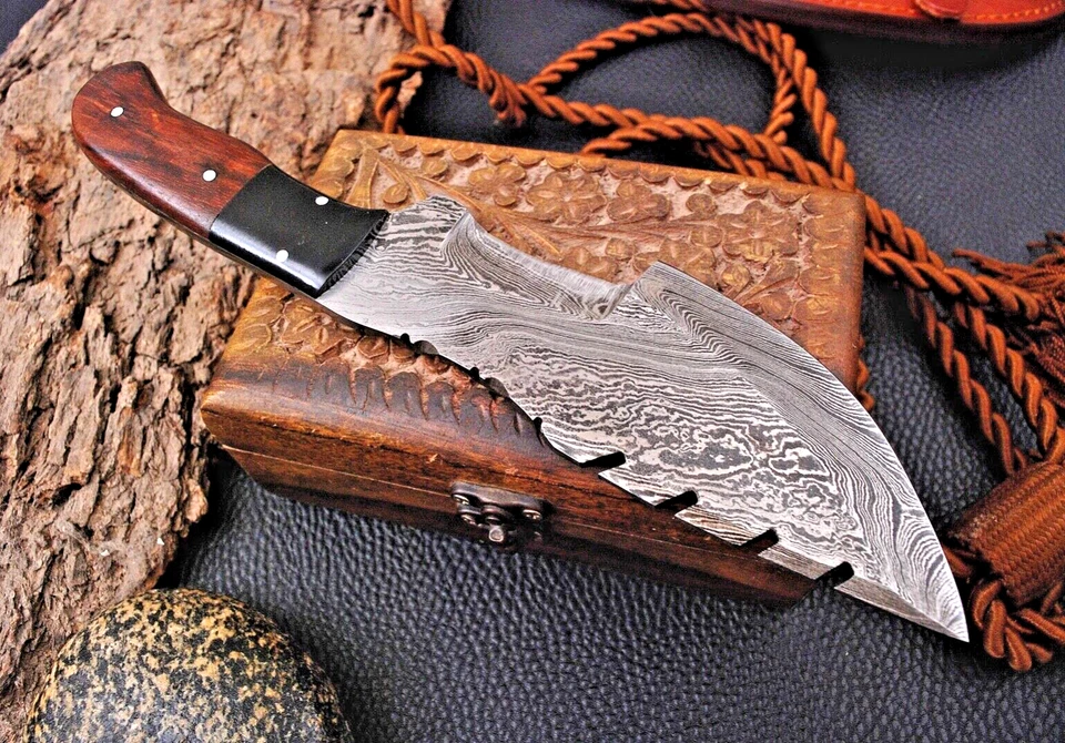 Cuchillo de caza rastreador táctico Bushcraft - forja manual acero Damasco 1818 Foto 4 de 4