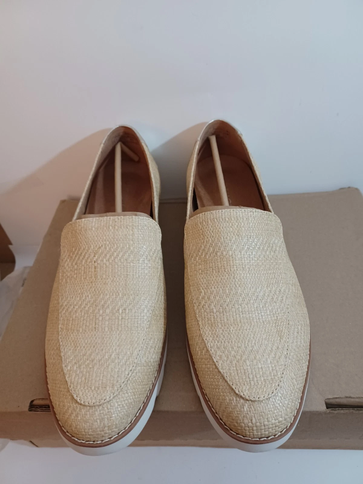 Vionic Womens Kensley Beige Laceless Loafers Shoes 12 Wide New With Box