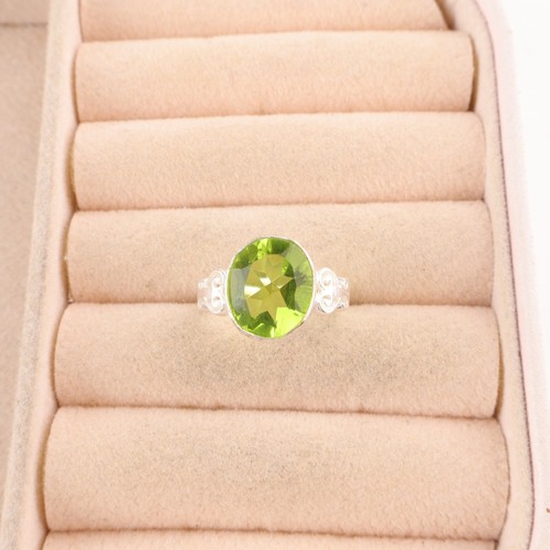 Birthday Gift For Her Natural Peridot Statement Ring Size 925 Silver - Picture 4 of 8