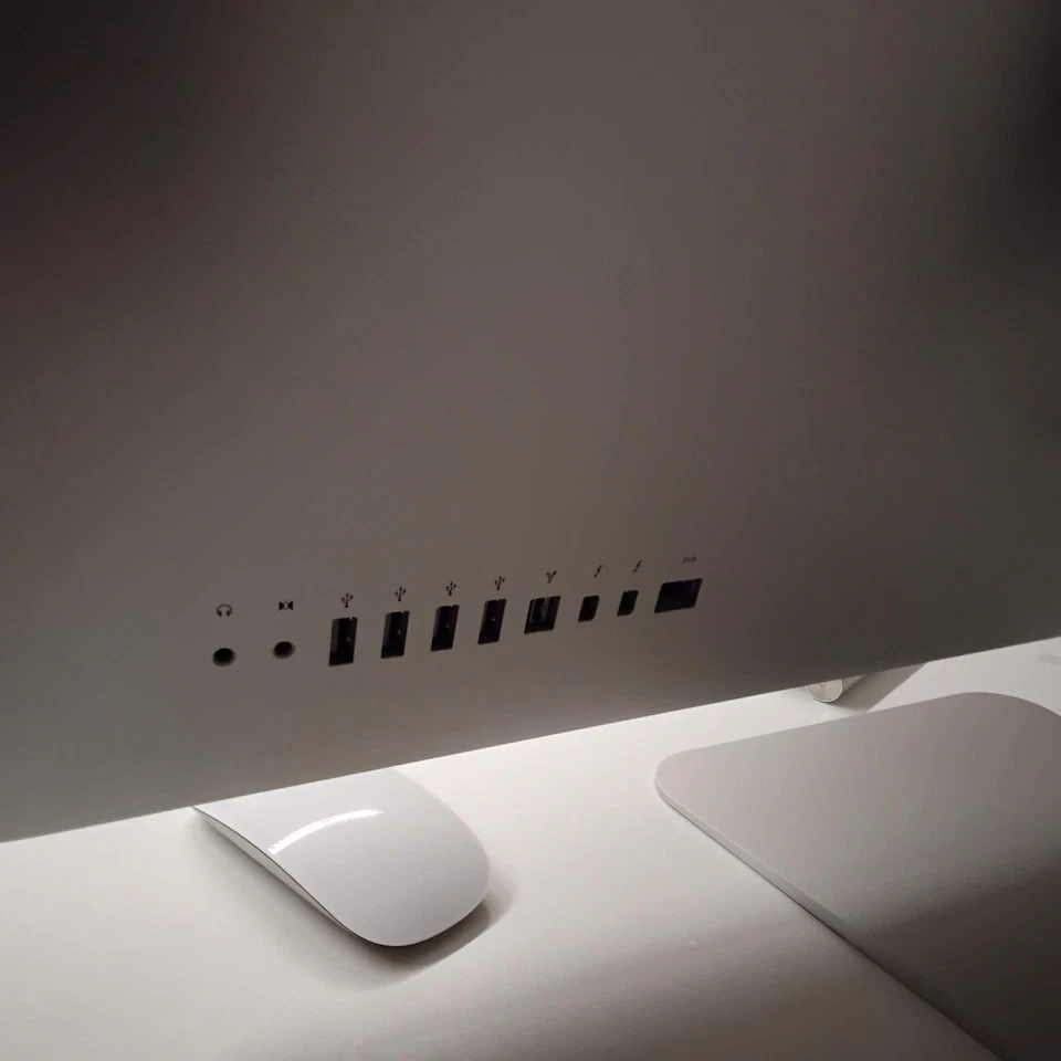 68.6cm (27") iMac Intel Core i5 2.7GHz 4GB 1TB DVDRW HD6770M 512MB Mac OSX - Bild 2 von 4