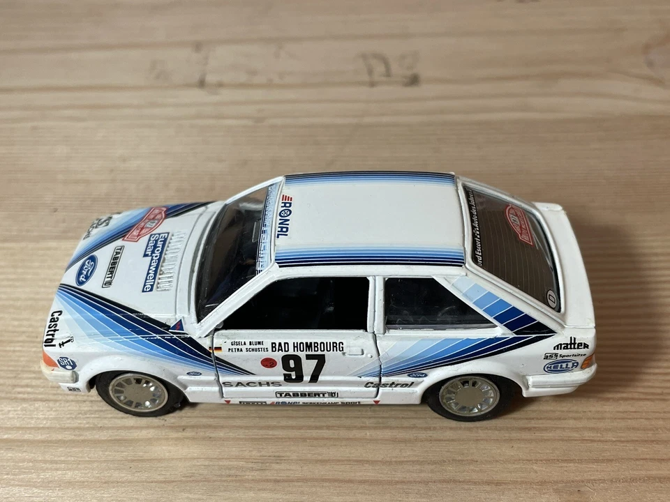 FORD ESCORT XR3 #97 G.BLUME-P.SCHUSTER RALLYE MONTECARLO 1982 SOLIDO N°1315 1:43 - Immagine 2 di 4