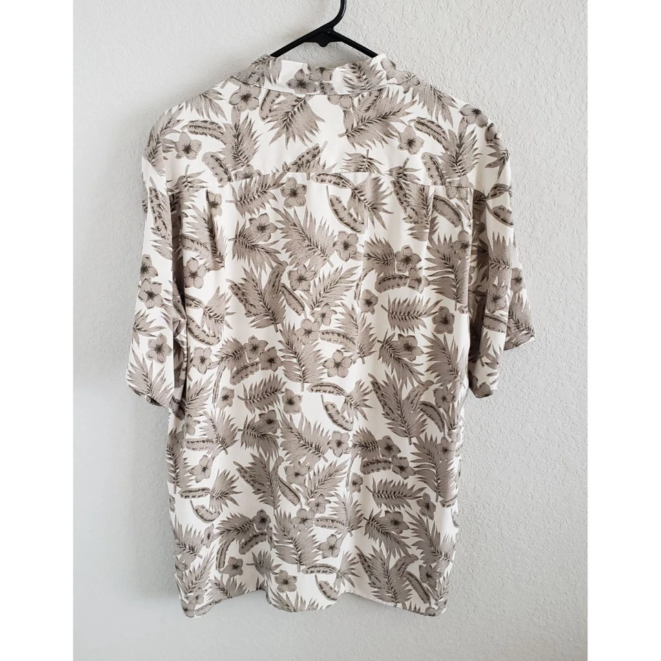 BASS Men's Size M 100% Silk Hawaiian Aloha Shirt Short sleeve Floral Beach BOHO - Image 2 of 4