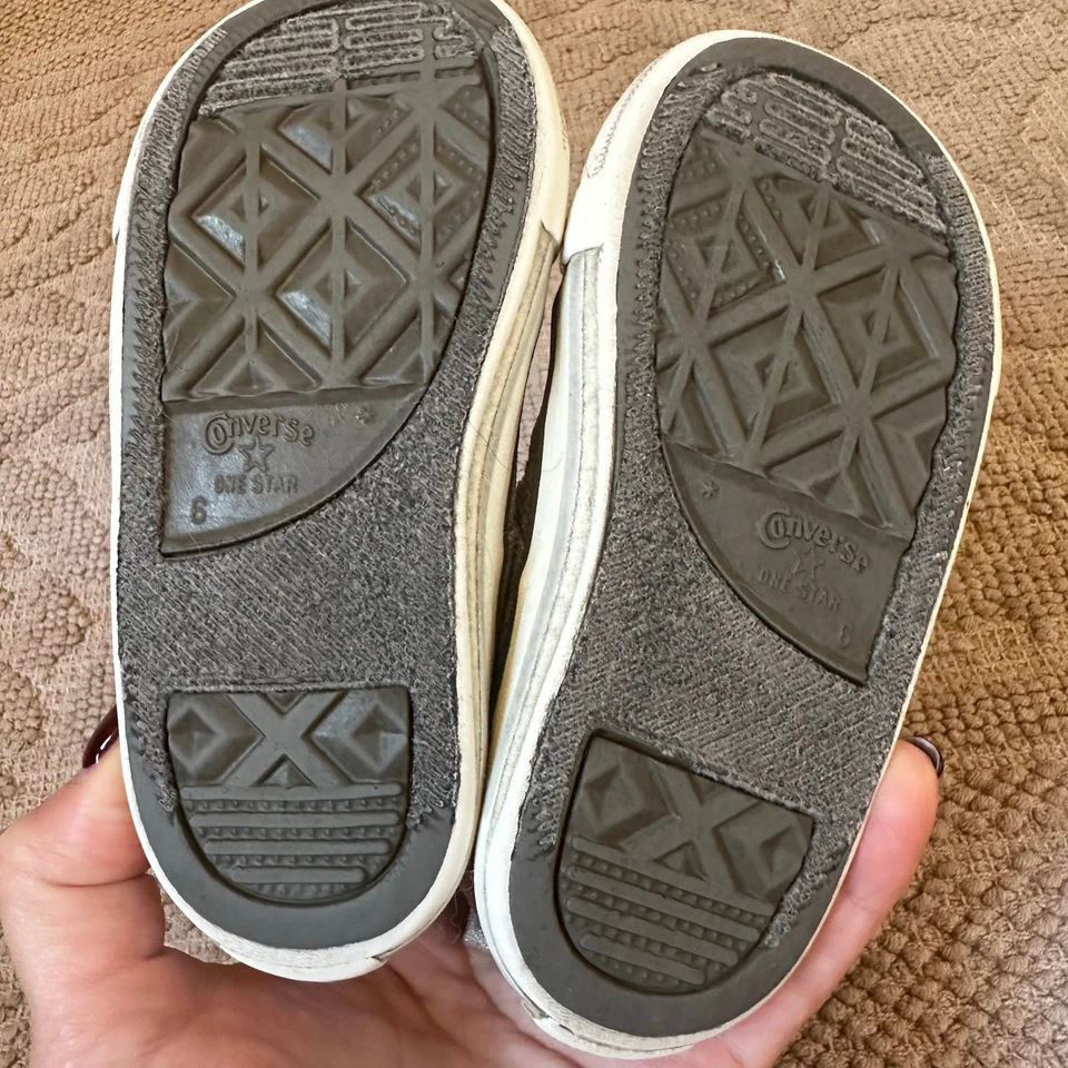 Converse All Star 银色亮片星星侧低帮丝绒运动鞋 6 码 — 第 3/4 张图片