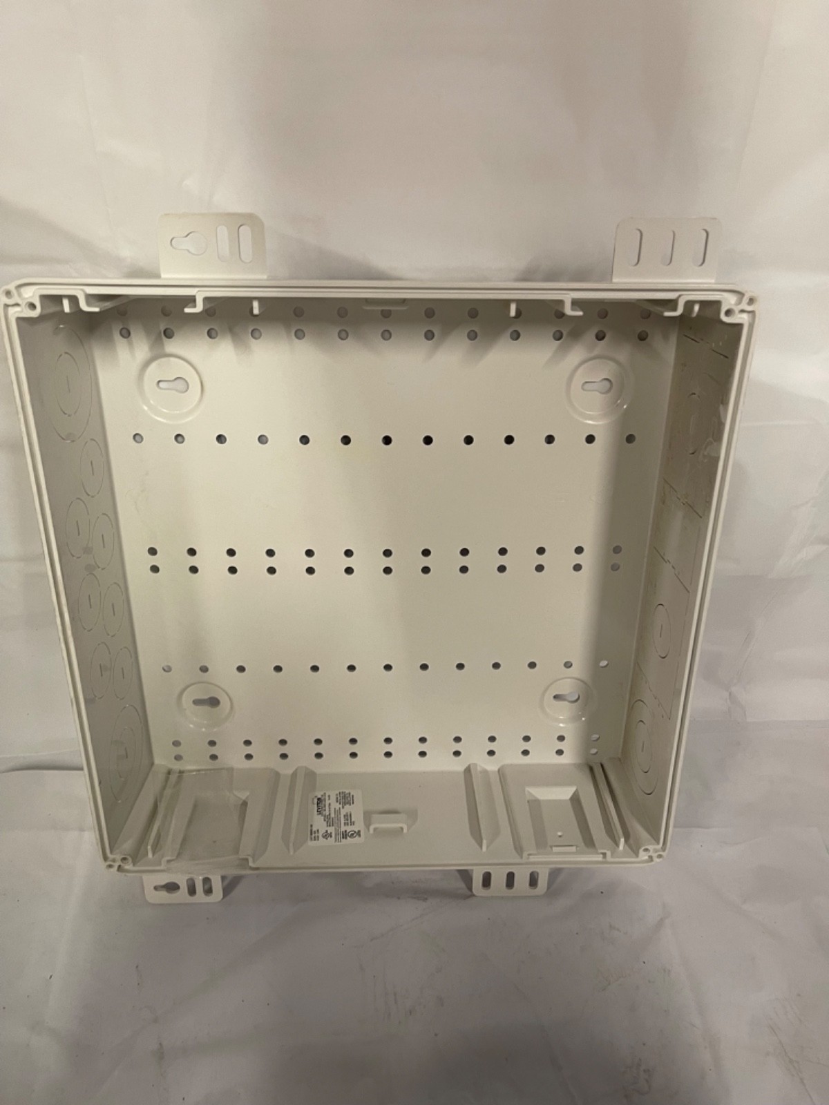 Wireless enclosure system E464642 SMC With Flush Mount Cover 14" LEVITON