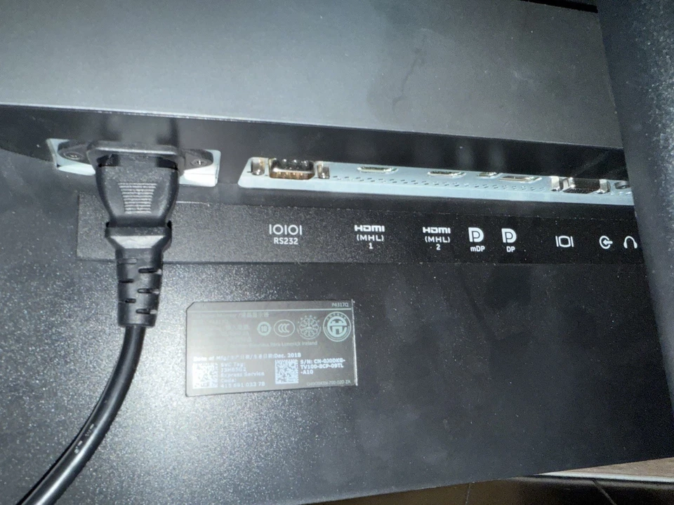 Dell P4317Q 43-inch Ultra 4K Multi-Client Flat Panel Monitor - With Stand - Image 3 of 4